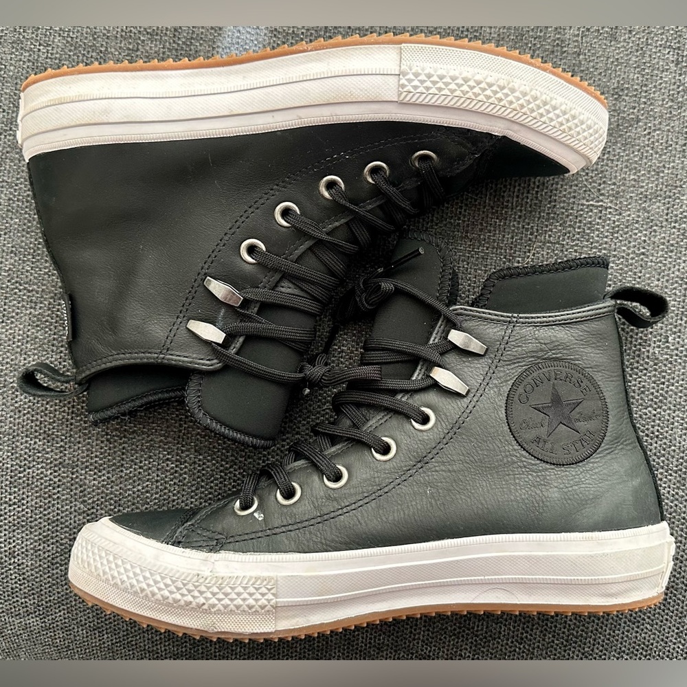 Converse Waterproof, lightly insulated -high tops size 8 EUC